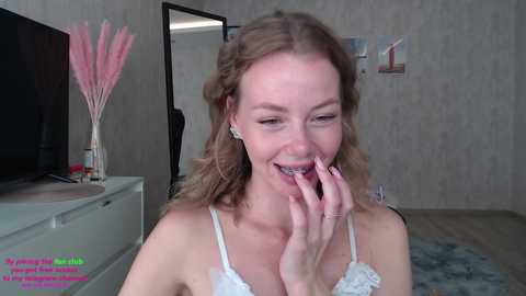 Media: elli_harmon Chaturbate 2023-09-09 13:34:00