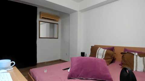 Media: cassieandmarco Chaturbate 2023-09-11 21:00:00