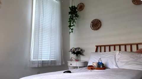 Media: littlegreekflower Chaturbate 2023-09-11 15:54:00