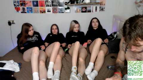 Media: _reverse_gang_ Chaturbate 2023-09-12 03:55:00