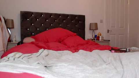 Media: bigboobiebabex Chaturbate 2023-09-12 15:35:00