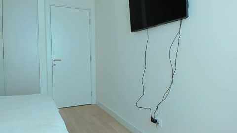 Media: feel_our_vibe Chaturbate 2023-09-12 09:57:00
