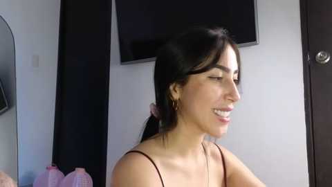 Media: _gummies15 Chaturbate 2023-09-13 03:04:00
