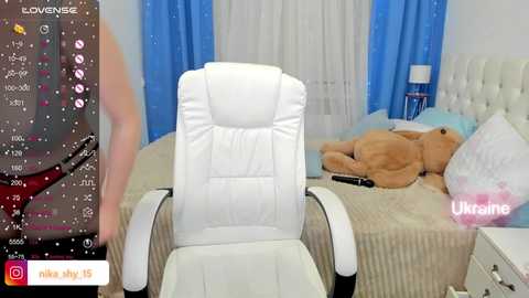emmika_ @ chaturbate on 20230913
