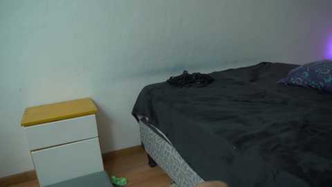Media: ourwhitesecret Chaturbate 2023-09-13 00:23:00