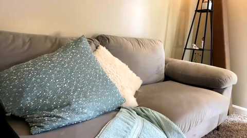 Media: peachespanties123 Chaturbate 2023-09-13 17:44:00