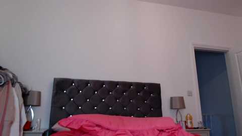 Media: bigboobiebabex Chaturbate 2023-09-15 14:38:00