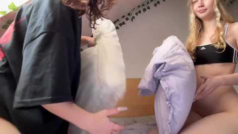 Media: eternal_infinite Chaturbate 2023-09-16 11:19:00