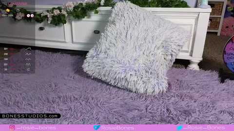 Media: rosiebones Chaturbate 2023-09-16 18:48:00