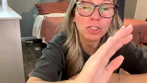 Media: texas_blonde Chaturbate 2023-09-17 04:02:00