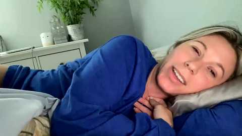 Media: texas_blonde Chaturbate 2023-09-17 05:44:00