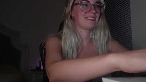 Media: x_dreamgirl_x Chaturbate 2023-09-17 09:00:00