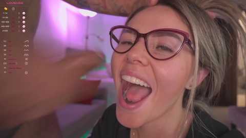 Media: xhxoxtxsxex Chaturbate 2023-09-17 12:53:00