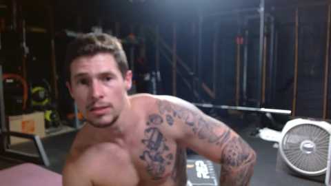 Media: browneyedmuscleboy32 Chaturbate 2023-09-18 00:39:00
