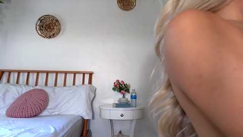 Media: littlegreekflower Chaturbate 2023-09-18 14:28:00