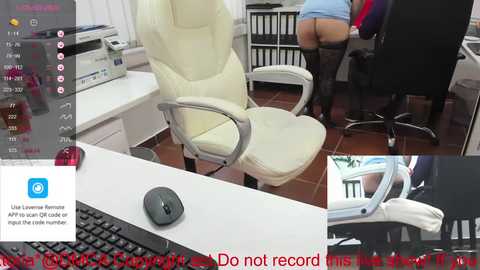 Media: milf_viktoria Chaturbate 2023-09-18 14:08:00