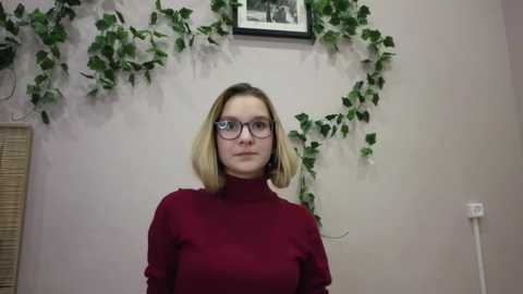 Media: evepearce Chaturbate 2023-09-19 18:36:00
