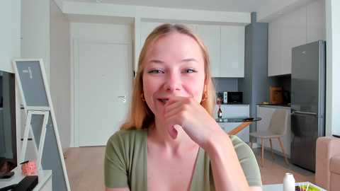 Media: feel_our_vibe Chaturbate 2023-09-19 09:10:00