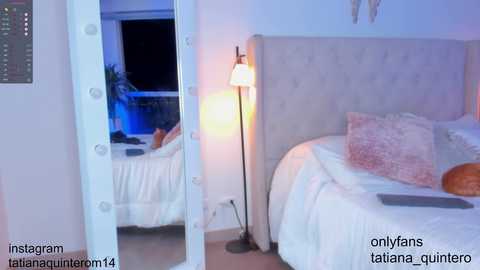Media: swt_molly Chaturbate 2023-09-20 06:21:00
