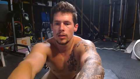 Media: browneyedmuscleboy32 Chaturbate 2023-09-22 02:07:00