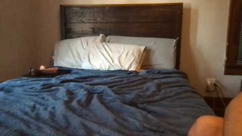 Media: wvumaskgirl Chaturbate 2023-09-22 19:56:00