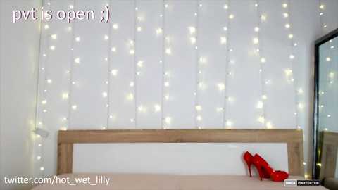 hot_wet_lilly @ chaturbate on 20230923