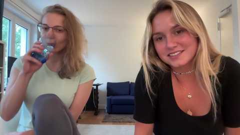Media: sarahsapling Chaturbate 2023-09-23 15:43:00