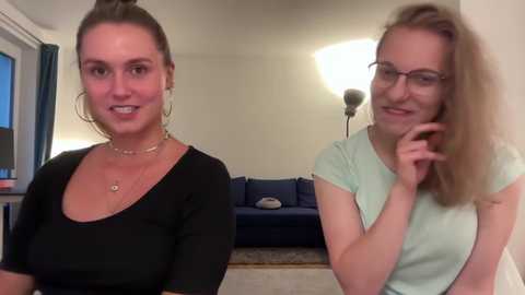 Media: sarahsapling Chaturbate 2023-09-23 17:28:00