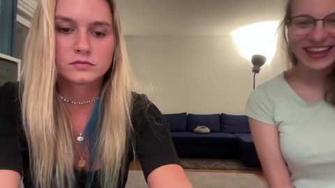 Media: sarahsapling Chaturbate 2023-09-23 18:14:00