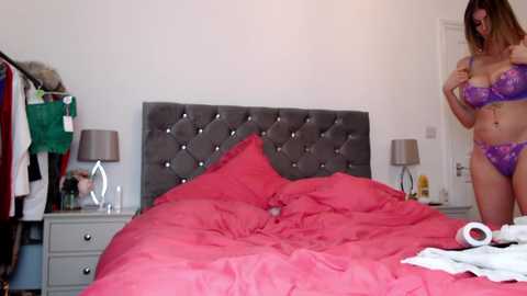 Media: bigboobiebabex Chaturbate 2023-09-24 17:11:00