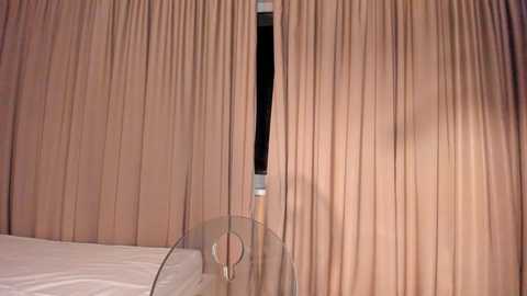 Media: emilybatee Chaturbate 2023-09-25 16:46:00