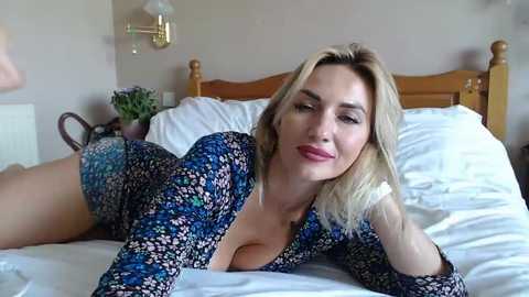 Media: mallinia Chaturbate 2023-09-25 16:02:00