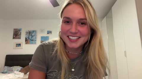 Media: sarahsapling Chaturbate 2023-09-27 19:20:00