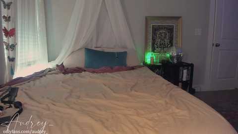 Media: audrey_ Chaturbate 2023-09-28 16:17:00