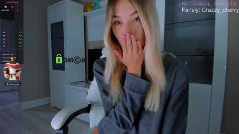 Media: crazzy_cherry Chaturbate 2023-09-28 18:12:00