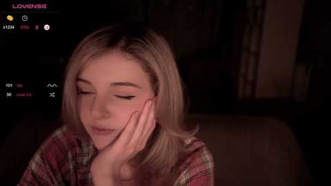 Media: lucydelovely Chaturbate 2023-09-28 00:44:00