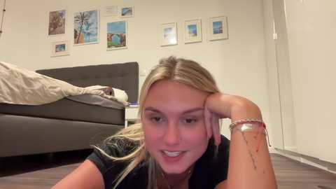 Media: sarahsapling Chaturbate 2023-09-28 17:50:00