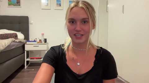 Media: sarahsapling Chaturbate 2023-09-28 18:00:00