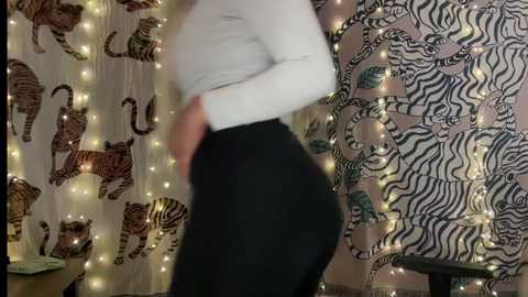 ari_02 @ chaturbate on 20230929