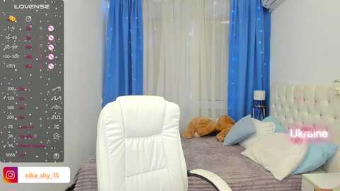 emmika_ @ chaturbate on 20230929