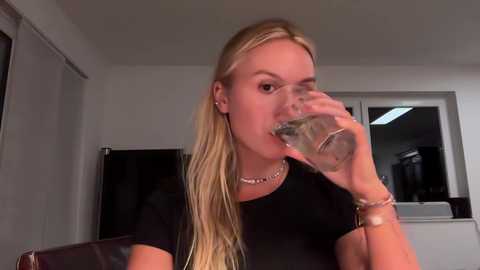 Media: sarahsapling Chaturbate 2023-09-29 18:05:00