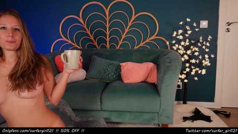Media: surfergirl121 Chaturbate 2023-09-30 18:53:00