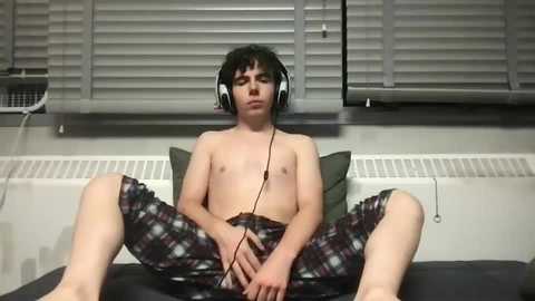 thirstystudent @ chaturbate on 20231001