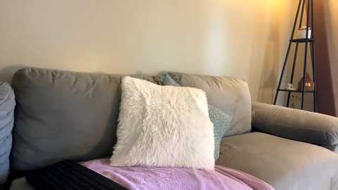 Media: peachespanties123 Chaturbate 2023-10-02 15:33:00