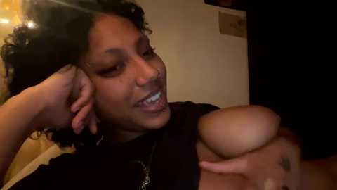 Media: sapphire_honest Chaturbate 2023-10-02 10:27:00