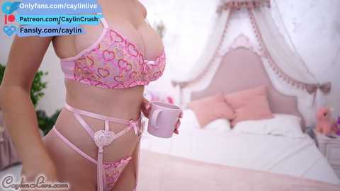 Media: caylin Chaturbate 2023-10-03 16:29:00