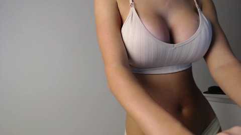 Media: trixie_taylor Chaturbate 2023-10-03 16:33:00