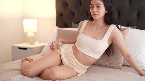 Media: naughtysammx Chaturbate 2023-10-04 14:52:00