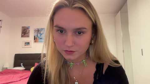 Media: sarahsapling Chaturbate 2023-10-04 19:07:00