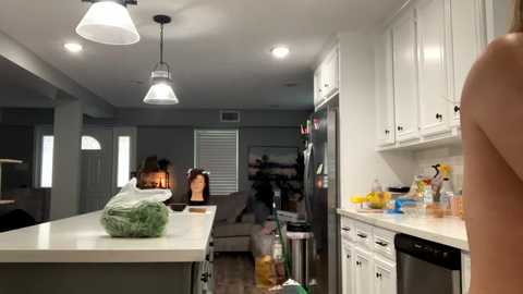 Media: texas_blonde Chaturbate 2023-10-04 21:28:00